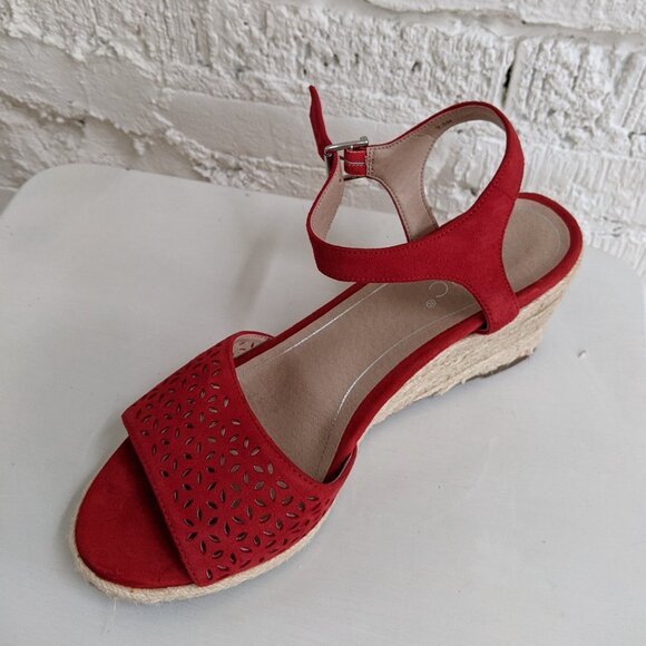 VIONIC RED ESPADRILLE SANDALS LIKE NEW SIZE 9.5 - Picture 3 of 8